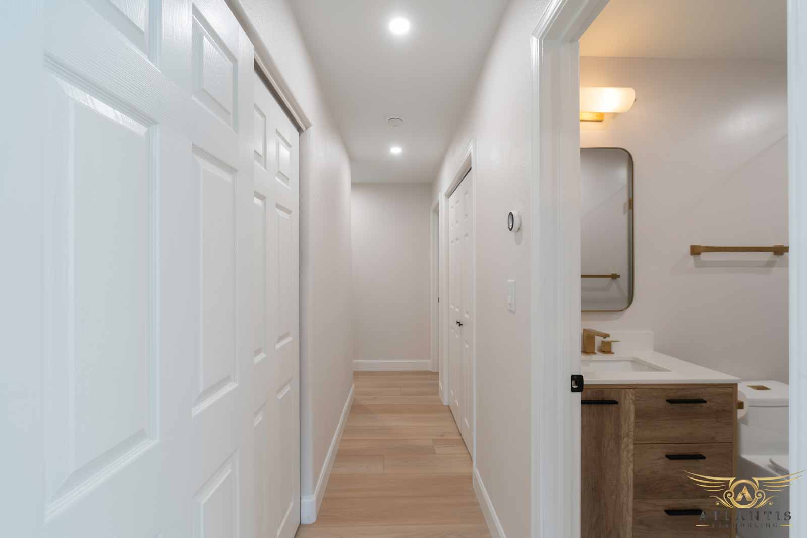 Beverly's Bathroom - Photo 1